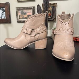 Altar'd State  vynl Tan Ankle Booties with Western Style